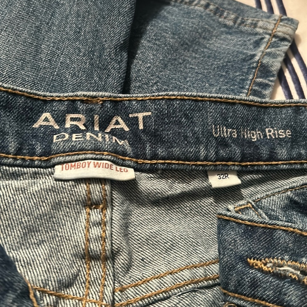 Ladies Ariat denim ultra high tomboy wide lake jeans